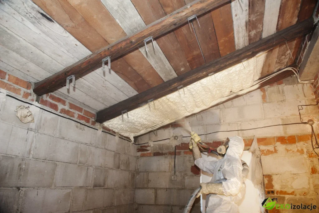 Ocieplenie poddasza pianką PUR