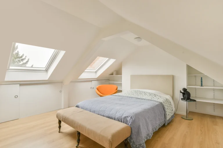 Wyciszenie poddasza pianą PUR